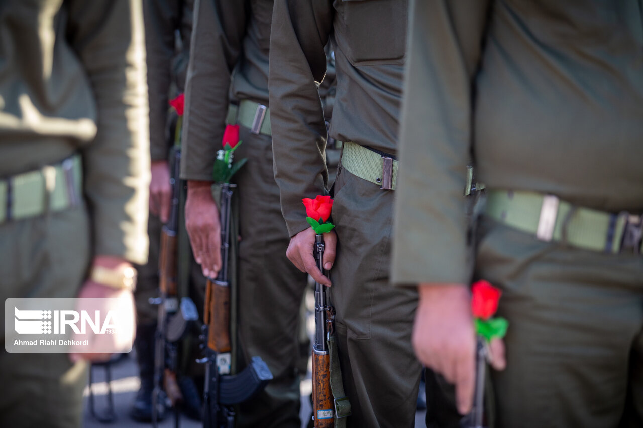 فرماندهان ارتش هفته نیروی انتظامی را تبریک گفتند