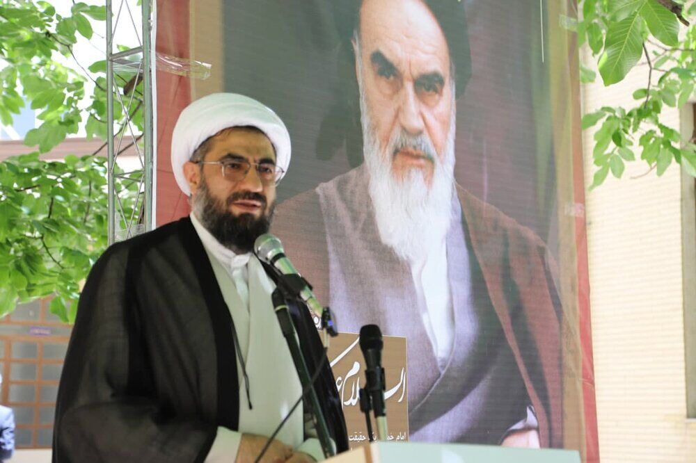 مبارزه با تبعیض از شعارهای امام خمینی (ره) و آرمان‌های انقلاب است